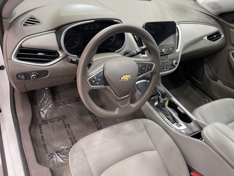 2022 Chevrolet Malibu LT photo