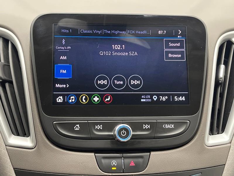 2022 Chevrolet Malibu LT photo