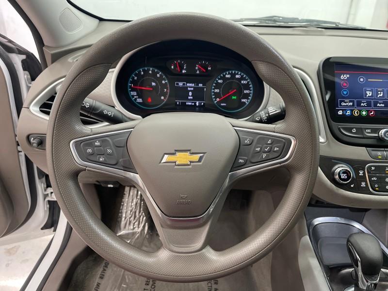 2022 Chevrolet Malibu LT photo