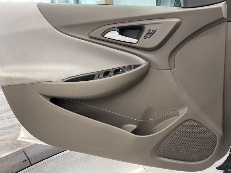 2022 Chevrolet Malibu LT photo