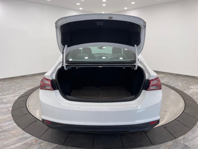 2022 Chevrolet Malibu LT photo