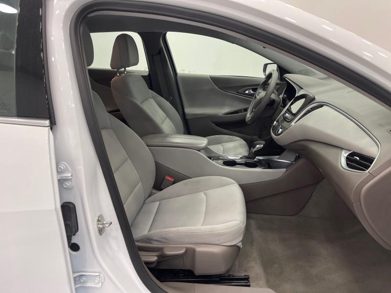 2022 Chevrolet Malibu LT photo