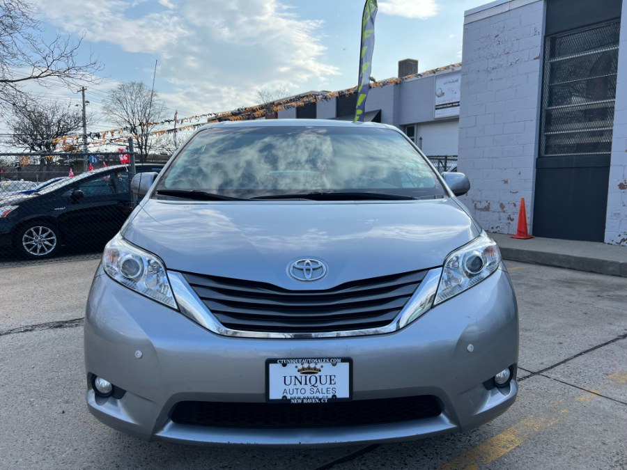 2014 Toyota Sienna XLE 7-Passenger photo