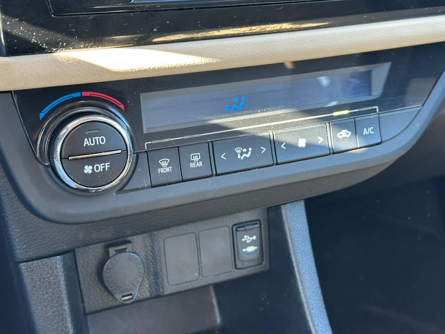 2014 Toyota Corolla L photo