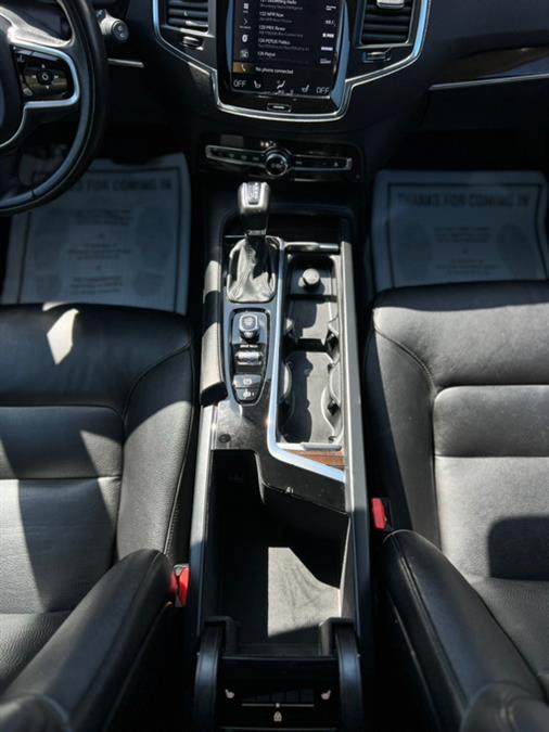 2019 Volvo XC90 T6 AWD Momentum photo
