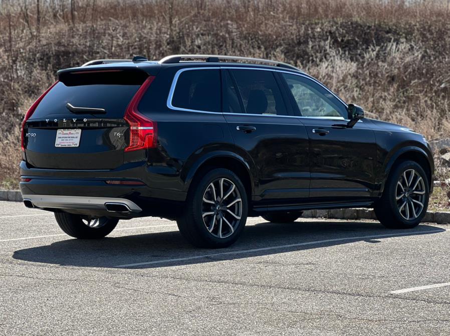 2019 Volvo XC90 T6 AWD Momentum photo