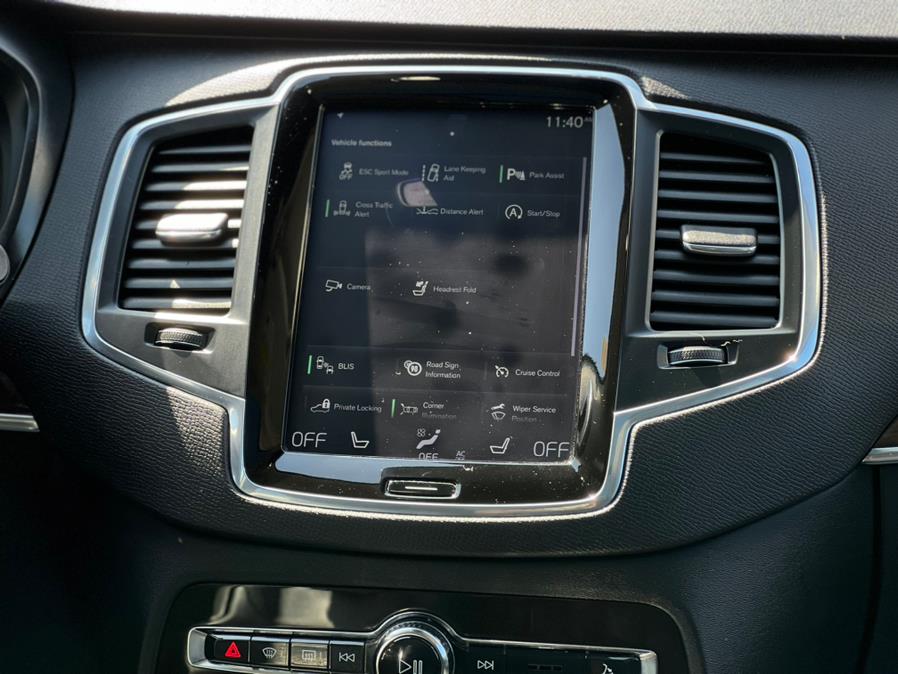 2019 Volvo XC90 T6 AWD Momentum photo