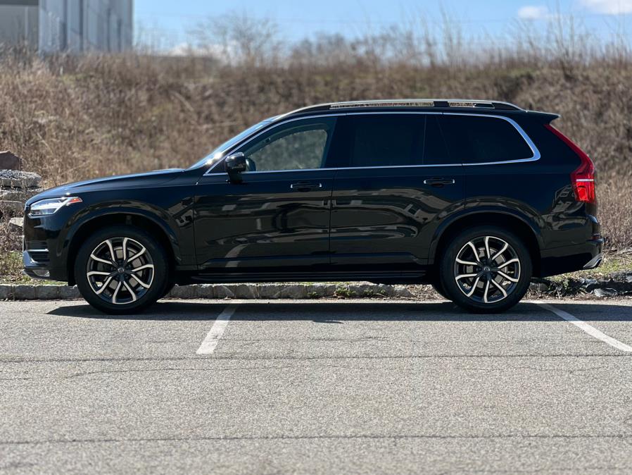 2019 Volvo XC90 T6 AWD Momentum photo