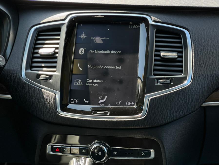 2019 Volvo XC90 T6 AWD Momentum photo