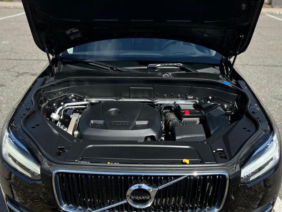 2019 Volvo XC90 T6 AWD Momentum photo