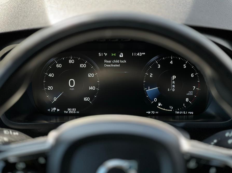 2019 Volvo XC90 T6 AWD Momentum photo