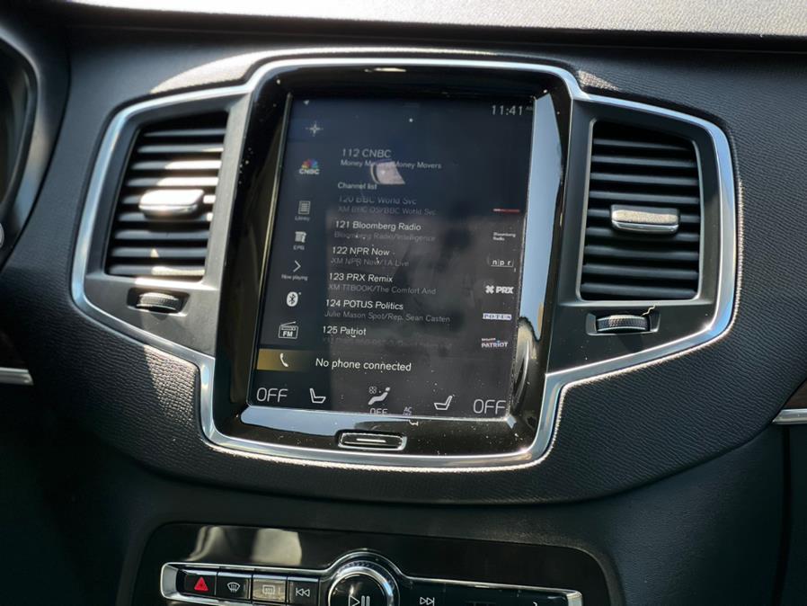 2019 Volvo XC90 T6 AWD Momentum photo