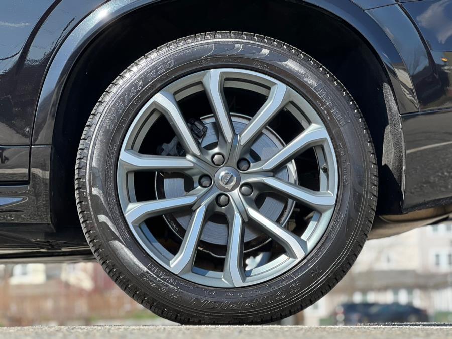 2019 Volvo XC90 T6 AWD Momentum photo