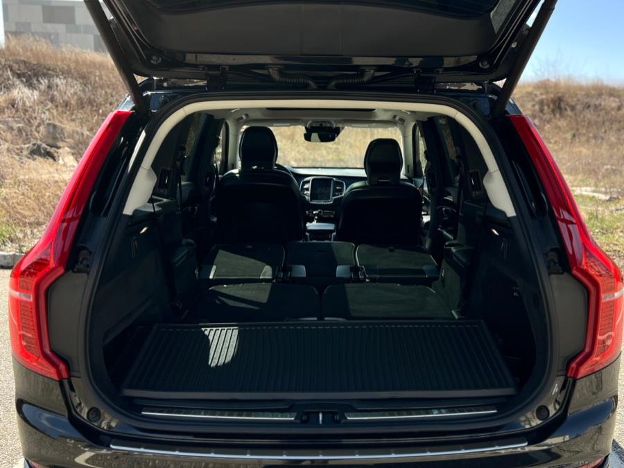 2019 Volvo XC90 T6 AWD Momentum photo
