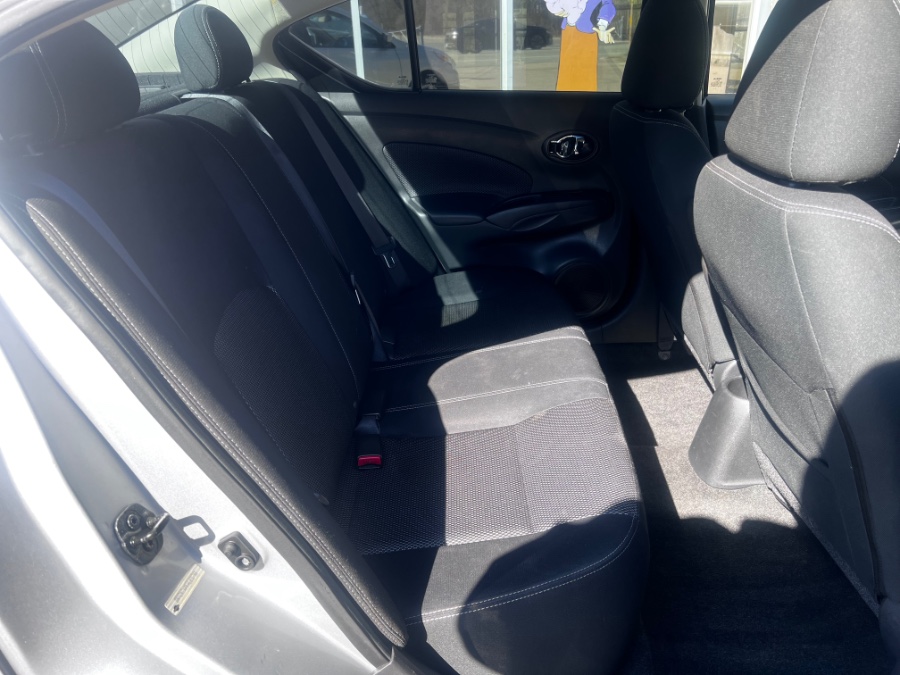 2017 Nissan VERSA SEDAN SV CVT photo