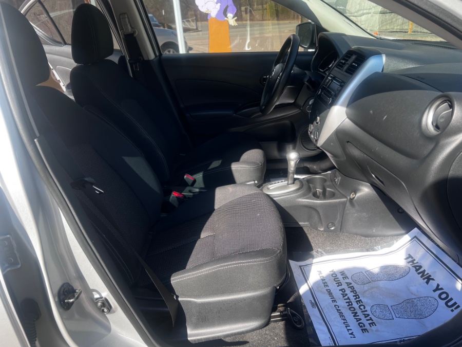 2017 Nissan VERSA SEDAN SV CVT photo