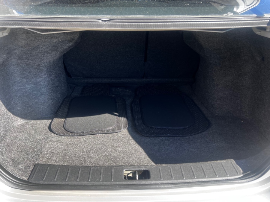 2017 Nissan VERSA SEDAN SV CVT photo
