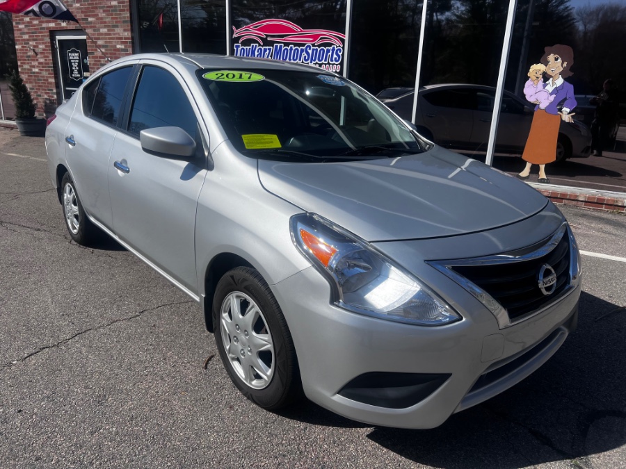 2017 Nissan VERSA SEDAN SV CVT photo