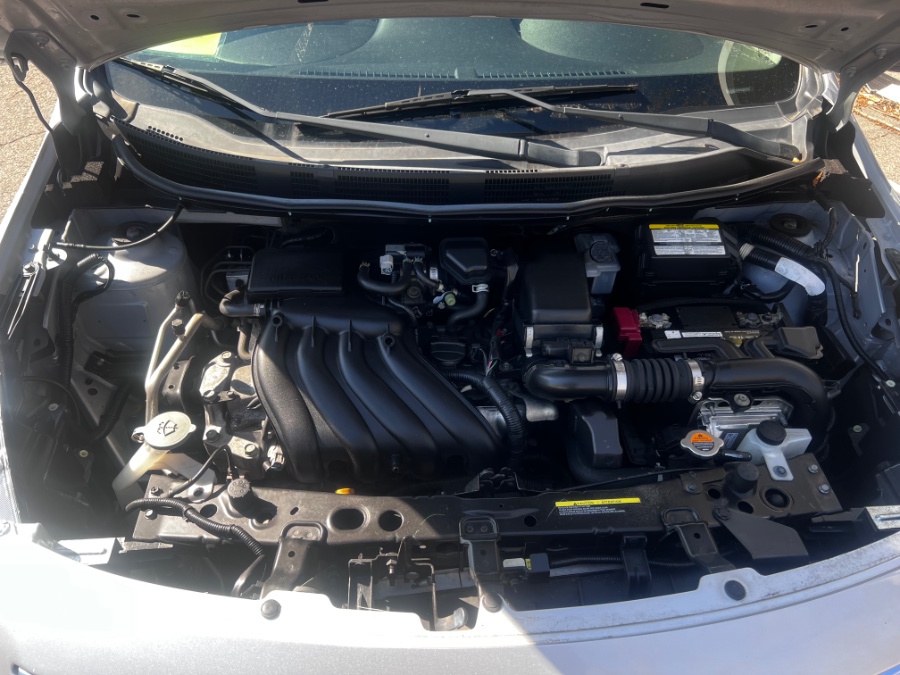 2017 Nissan VERSA SEDAN SV CVT photo