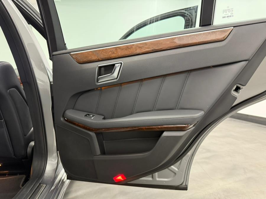 2013 Mercedes-Benz E-Class E350 4MATIC Luxury photo