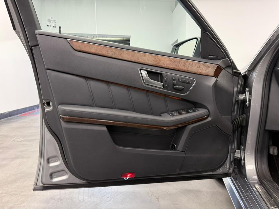 2013 Mercedes-Benz E-Class E350 4MATIC Luxury photo