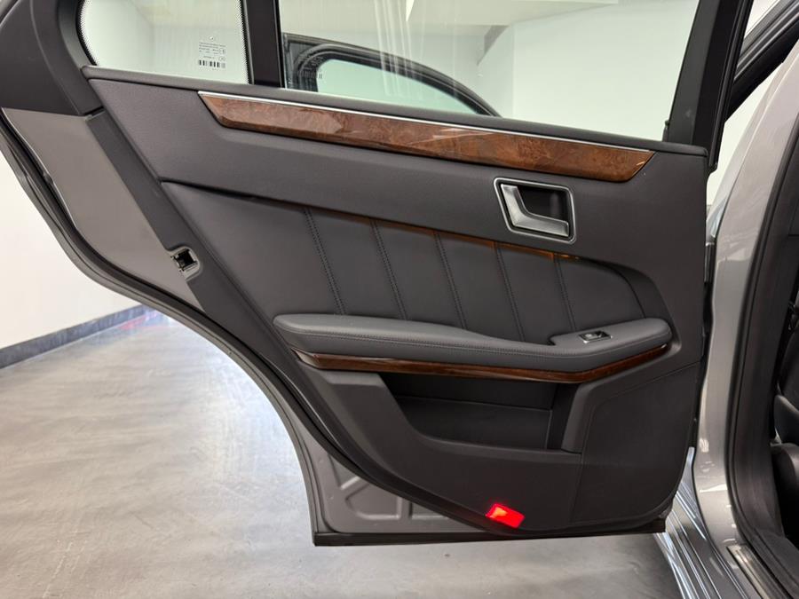 2013 Mercedes-Benz E-Class E350 4MATIC Luxury photo