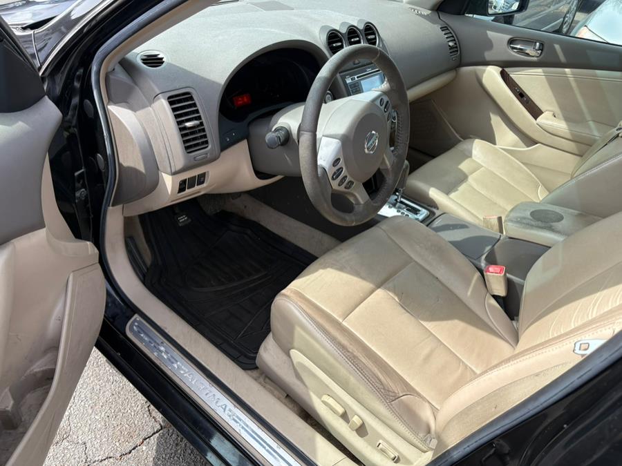 2010 Nissan Altima 3.5 SR photo