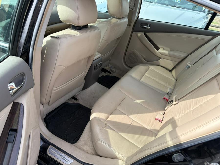 2010 Nissan Altima 3.5 SR photo