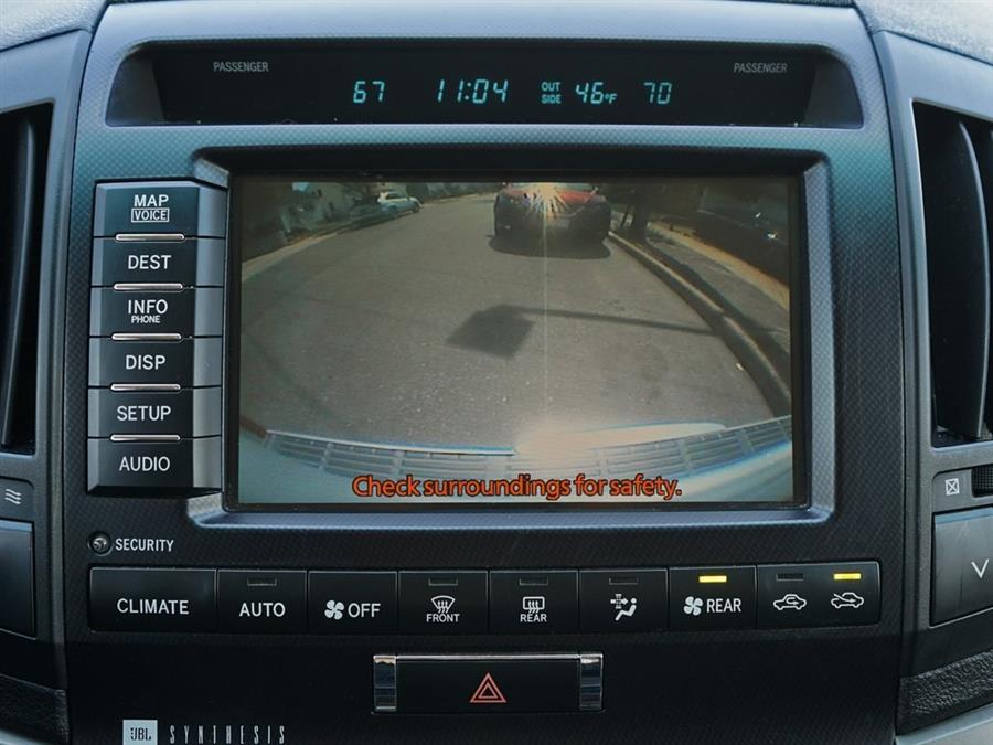 2011 Toyota Land Cruiser photo