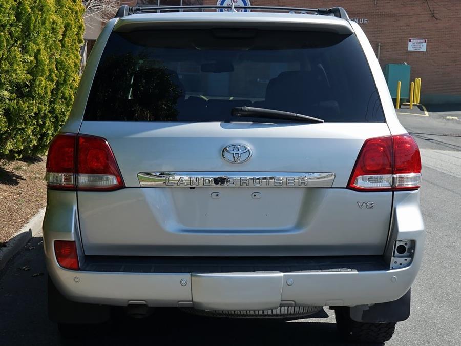 2011 Toyota Land Cruiser photo