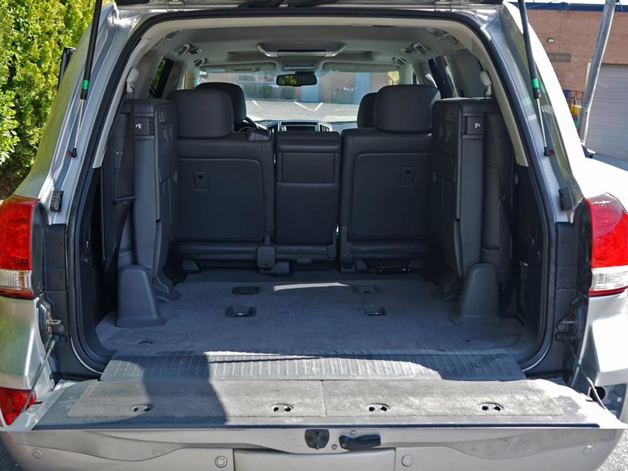 2011 Toyota Land Cruiser photo