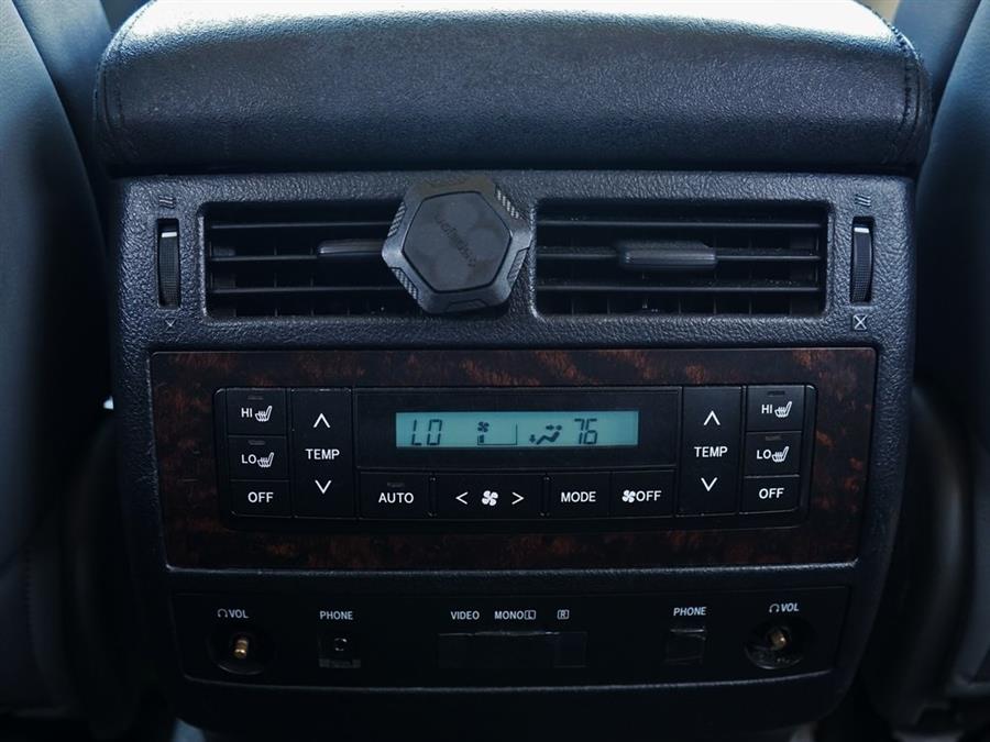 2011 Toyota Land Cruiser photo