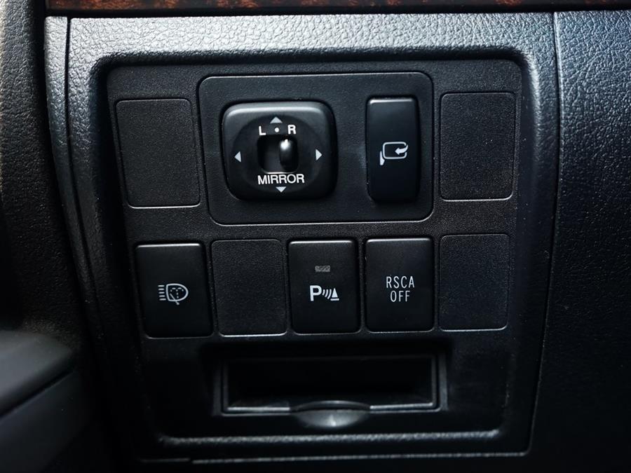 2011 Toyota Land Cruiser photo
