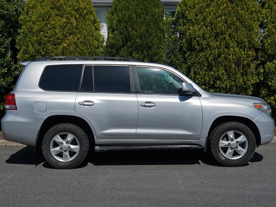 2011 Toyota Land Cruiser photo