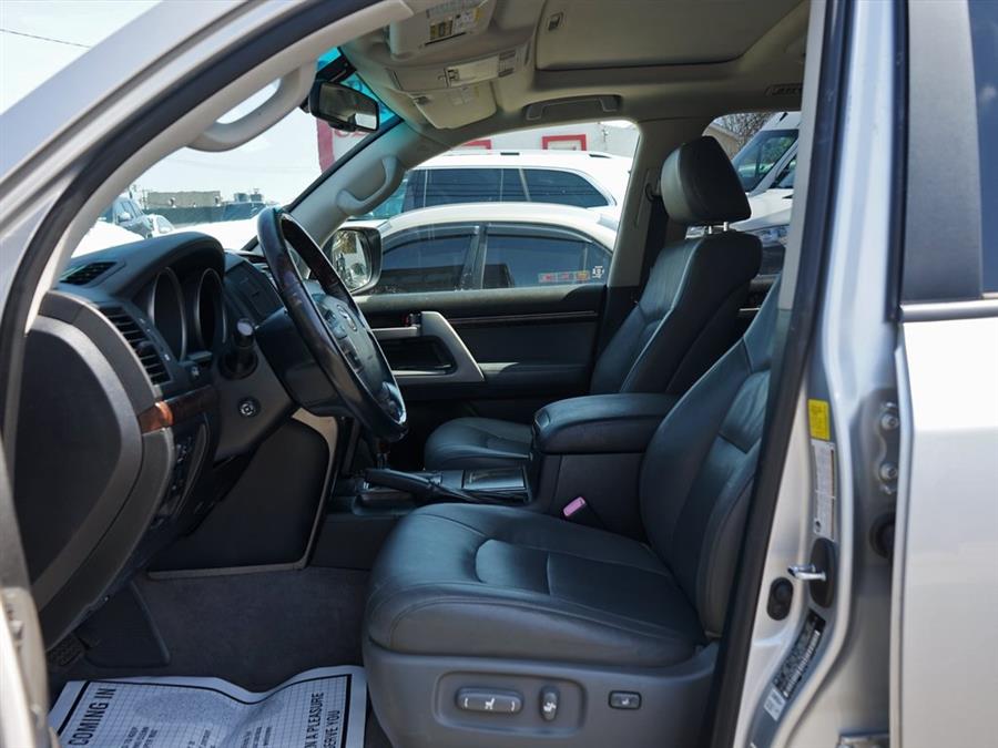 2011 Toyota Land Cruiser photo