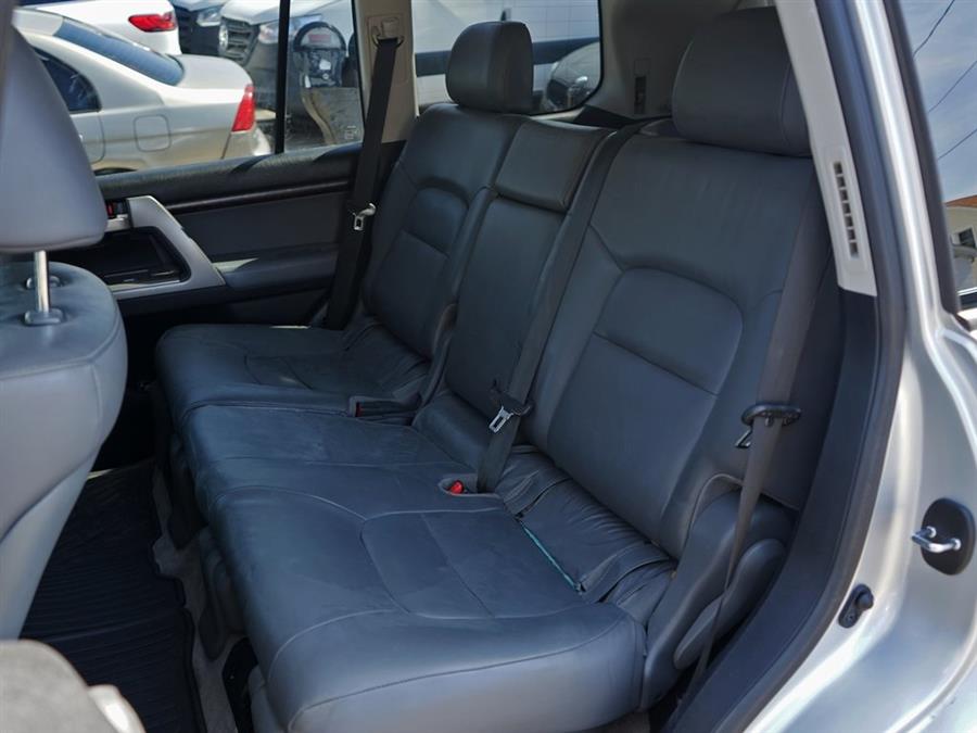 2011 Toyota Land Cruiser photo