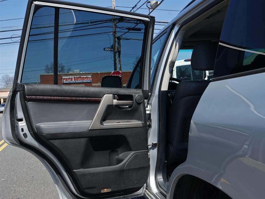 2011 Toyota Land Cruiser photo