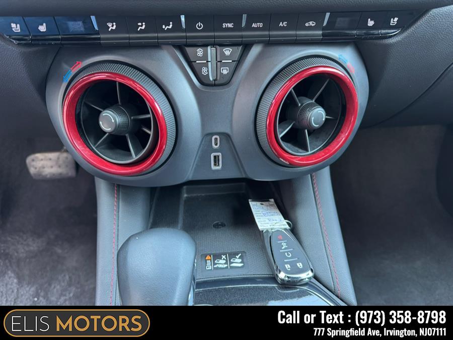 2023 Chevrolet Blazer FWD 4dr RS photo