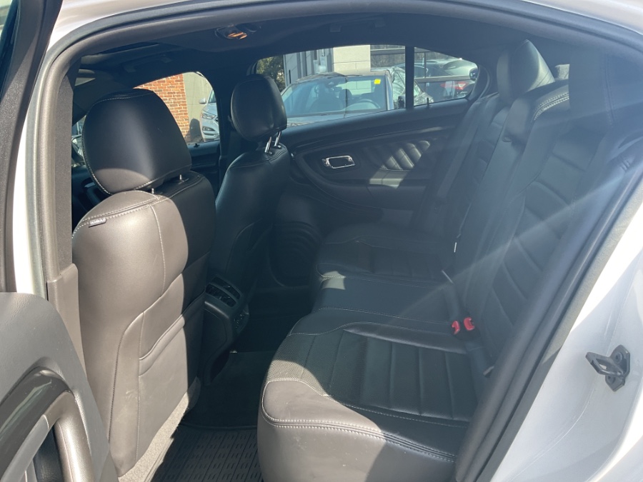 2015 Ford Taurus 4dr Sdn SHO AWD photo