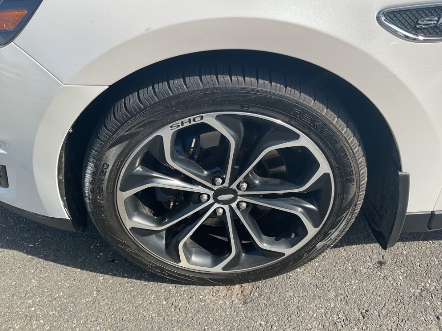 2015 Ford Taurus 4dr Sdn SHO AWD photo