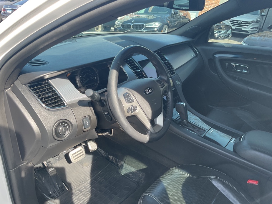 2015 Ford Taurus 4dr Sdn SHO AWD photo