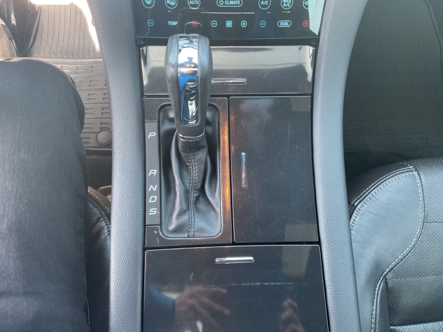 2015 Ford Taurus 4dr Sdn SHO AWD photo