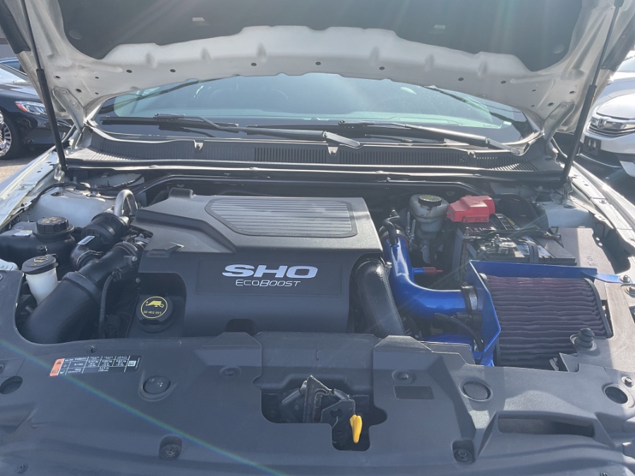 2015 Ford Taurus 4dr Sdn SHO AWD photo