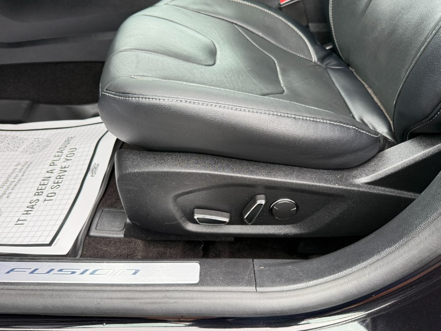 2019 Ford Fusion Energi Titanium FWD photo