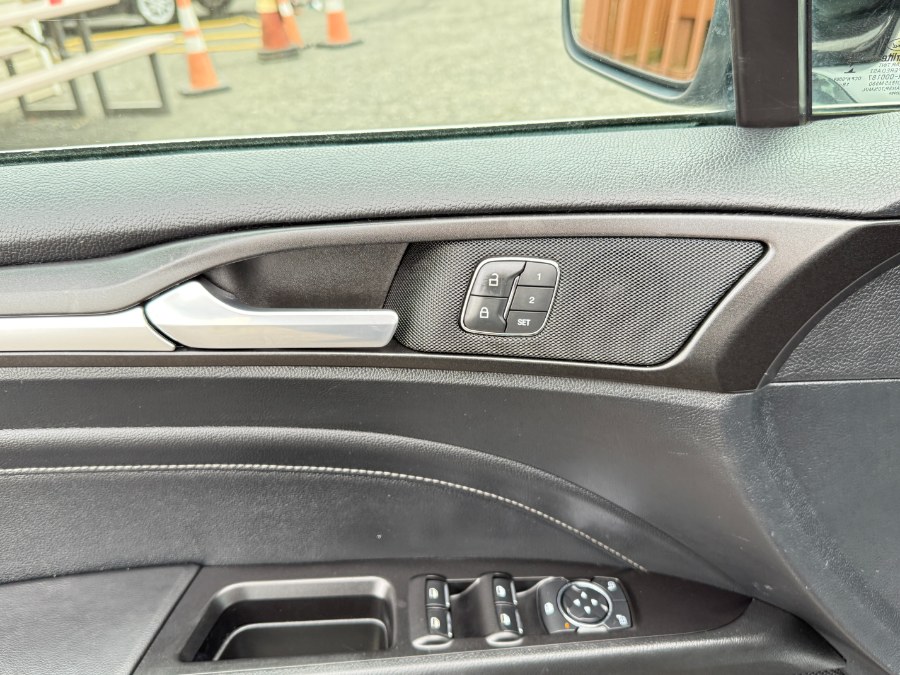 2019 Ford Fusion Energi Titanium FWD photo