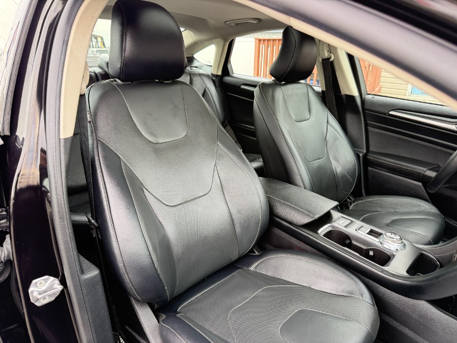 2019 Ford Fusion Energi Titanium FWD photo