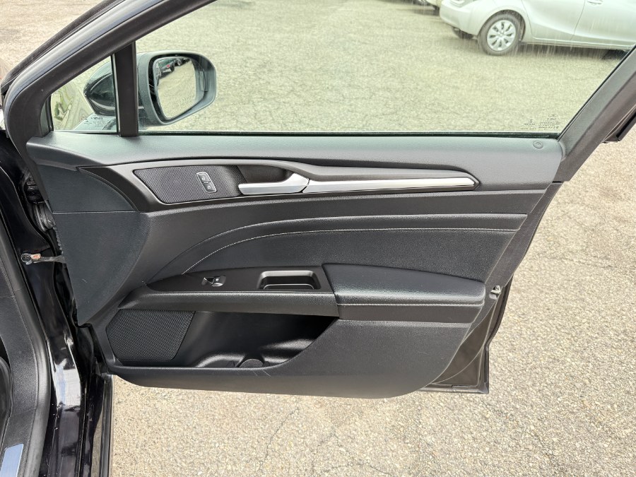 2019 Ford Fusion Energi Titanium FWD photo