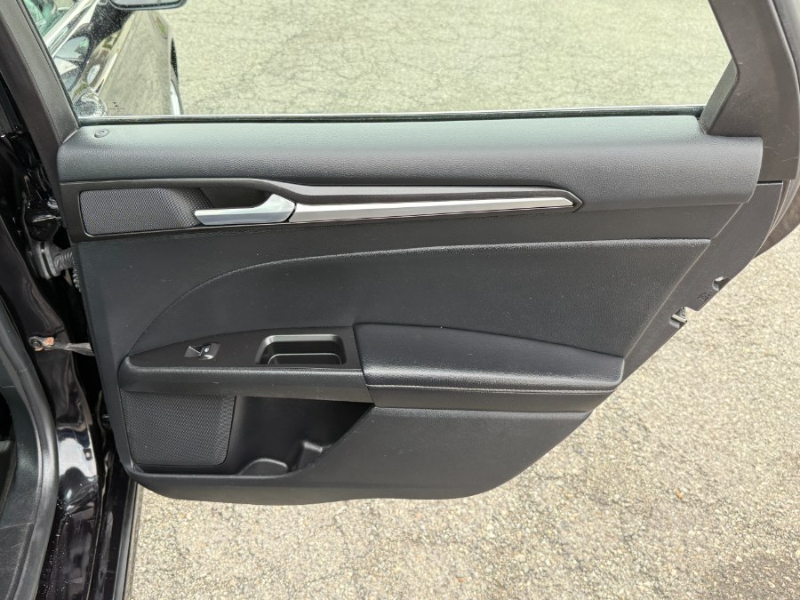 2019 Ford Fusion Energi Titanium FWD photo