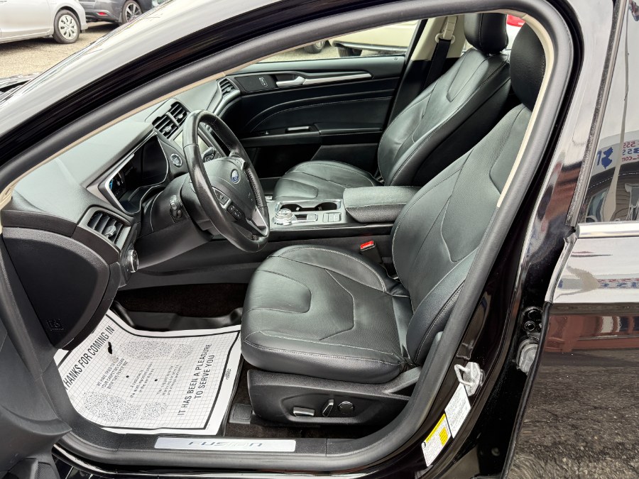 2019 Ford Fusion Energi Titanium FWD photo