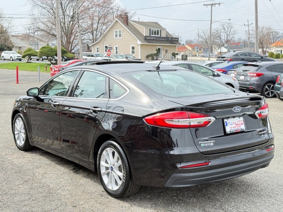 2019 Ford Fusion Energi Titanium FWD photo